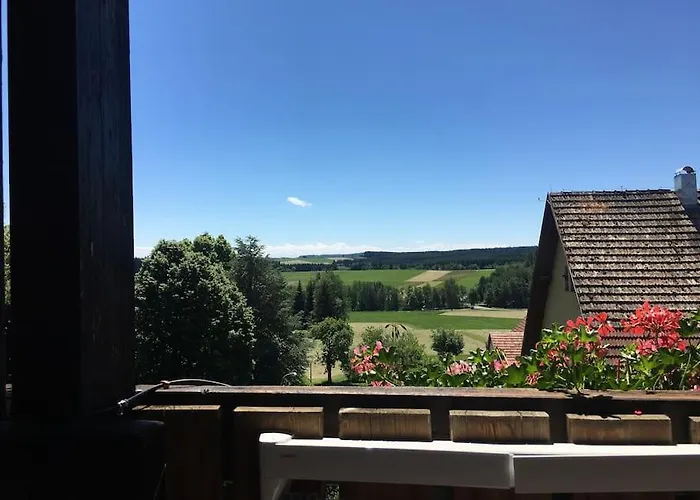 Modernes Apartment Mit Herrlichem Blick Ins Gruene