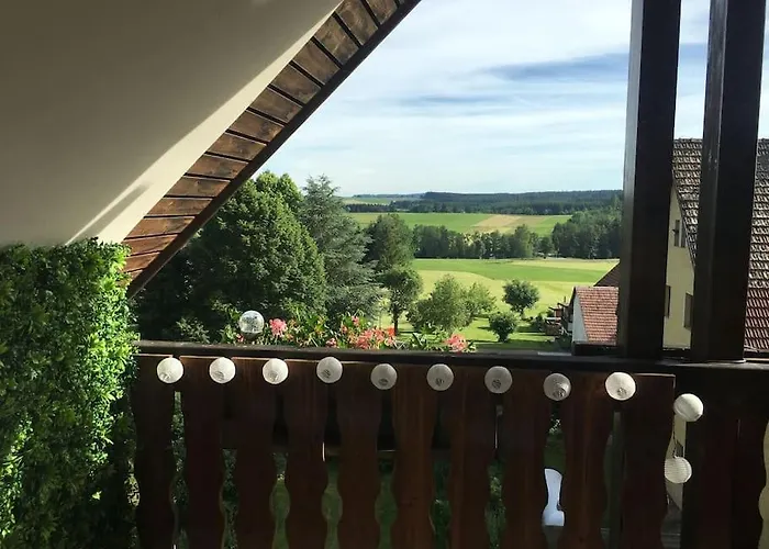 Modernes Apartment Mit Herrlichem Blick Ins Gruene